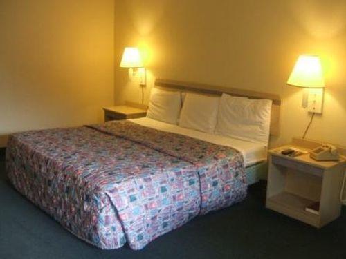 Regency Inn And Conference Center Clinton الغرفة الصورة