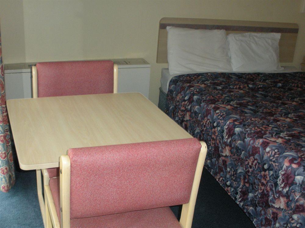 Regency Inn And Conference Center Clinton المظهر الخارجي الصورة