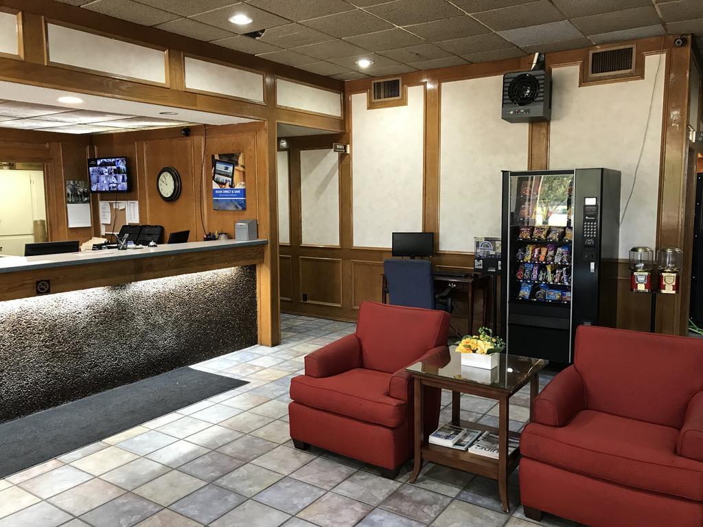 Regency Inn And Conference Center Clinton المظهر الخارجي الصورة