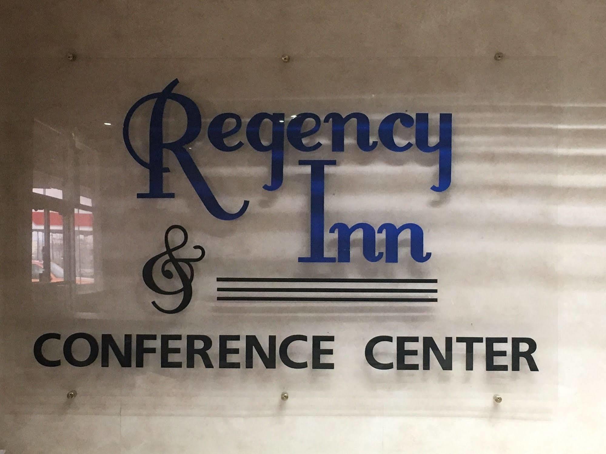 Regency Inn And Conference Center Clinton المظهر الخارجي الصورة